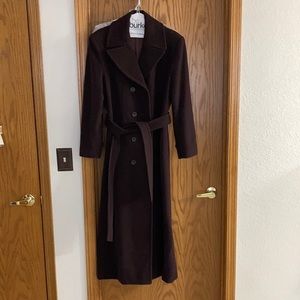 Georgiou Studio Women’s Wool coat, Size 6, Brownish/deep purple color